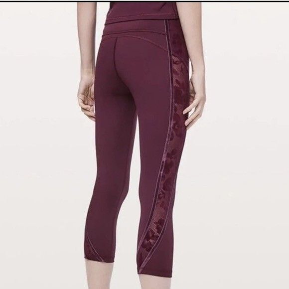 LULULEMON Wunder Under Crop High Rise 4 Burgundy Flocked 21" Cutout EUC B34 - Picture 1 of 6